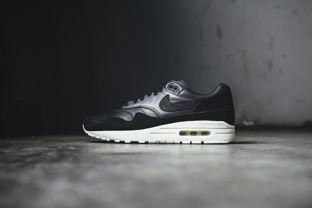 ナイキ エアマックス1 ピクナル 全2色 2枚目