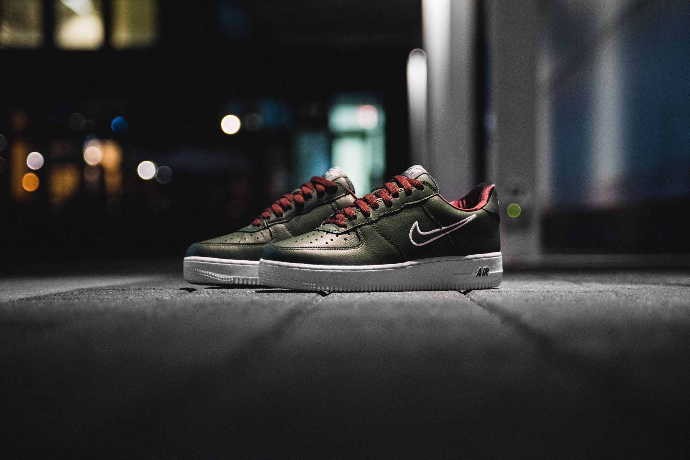 【スニダンで購入可】NIKE AIR FORCE 1 LOW RETRO HONG KONG 2枚目