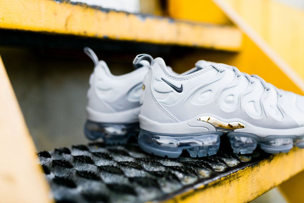 ナイキ エアヴェイパーマックスプラス ウルフグレー 6枚目