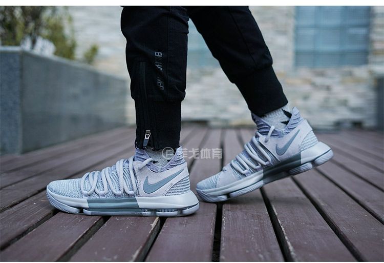 ナイキ KD10 ウルフグレー 2枚目