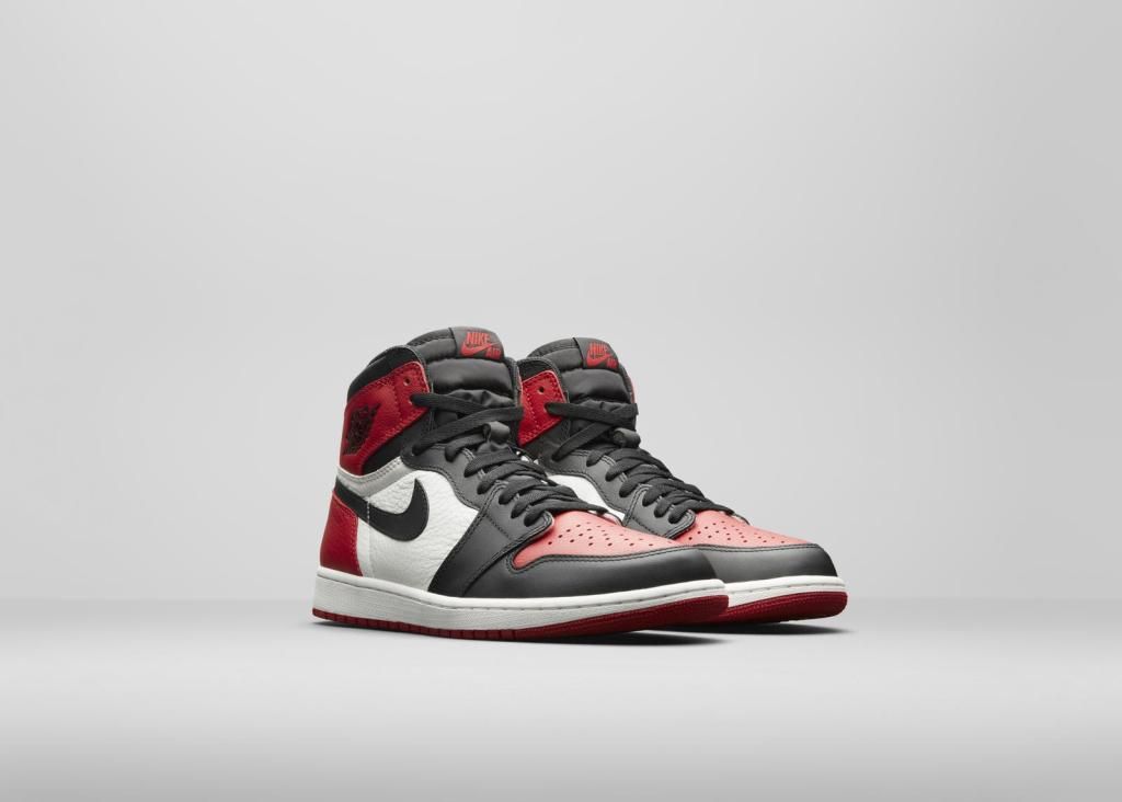 ナイキ エアジョーダン1 レトロ ハイ OG BRED TOE 3枚目