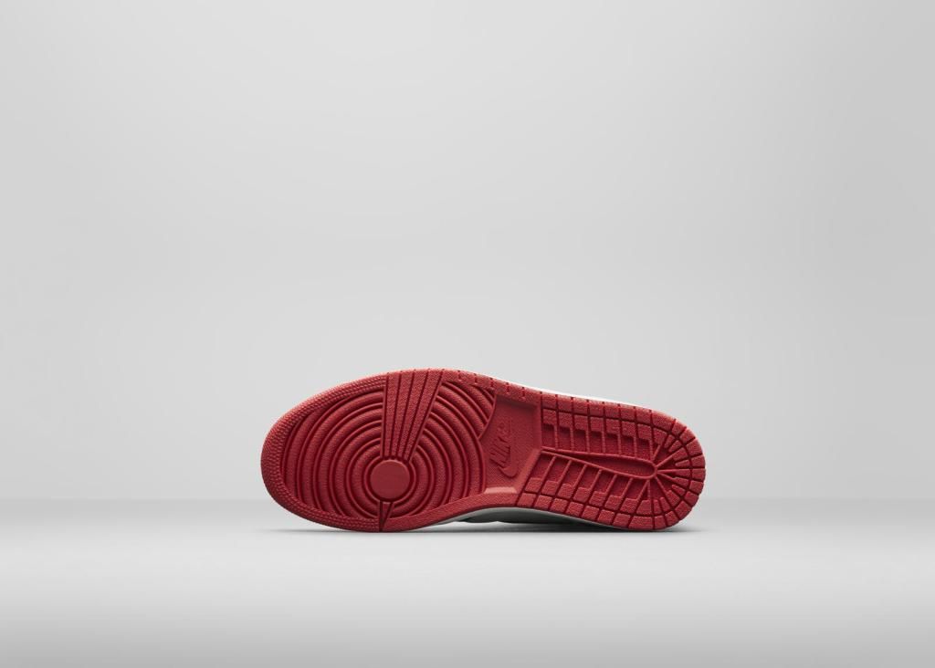 ナイキ エアジョーダン1 レトロ ハイ OG BRED TOE 5枚目