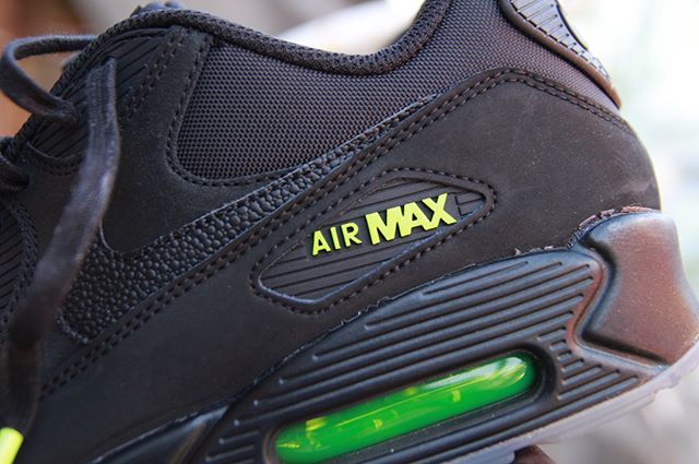 ナイキ エアマックス90 ブラック ボルト 2枚目