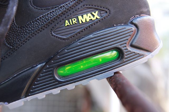 ナイキ エアマックス90 ブラック ボルト 5枚目