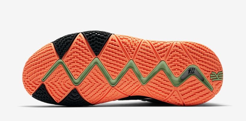 ナイキ カイリー4 ブラック/メタリック シルバー 6枚目