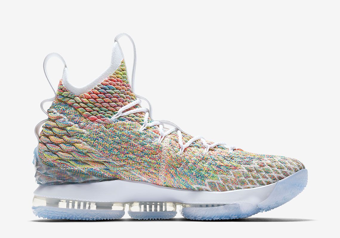 ナイキ レブロン15 フルーティー ペブルズ 2枚目