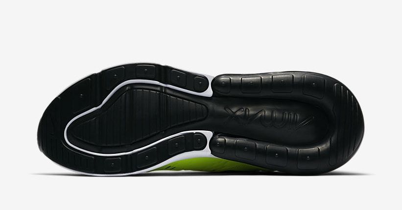 ナイキ エアマックス270 ボルトブラック 6枚目