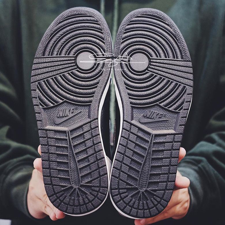 ナイキ エアジョーダン1 レトロ ハイ OG シャドー  16枚目