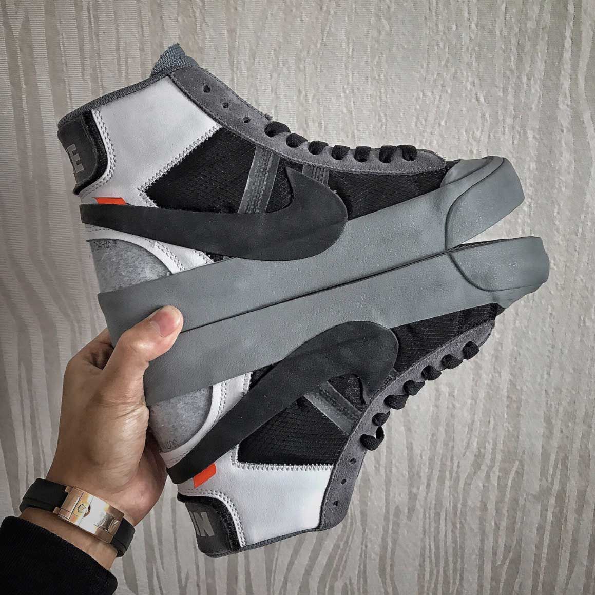 オフホワイト×ナイキ ブレーザー スタジオ ミッド 2枚目