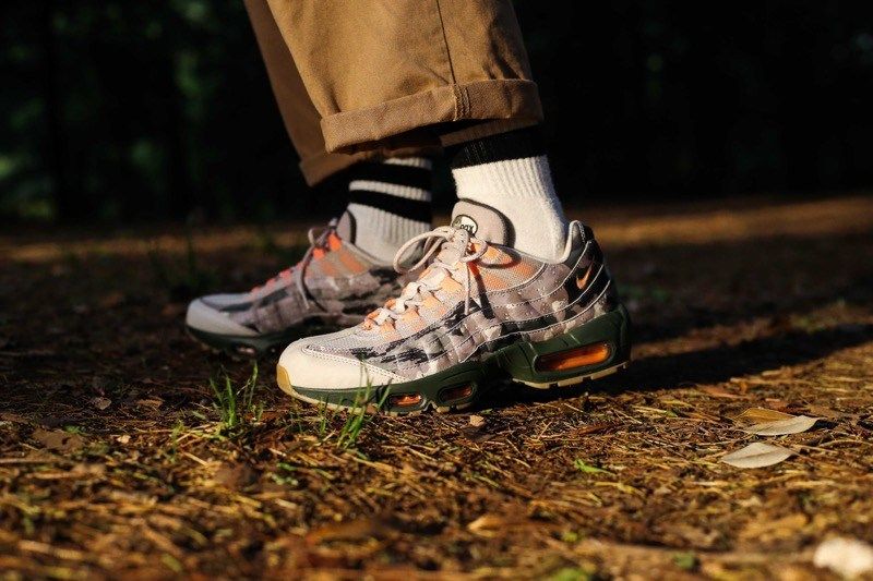 ナイキ エアマックス95 エッセンシャル atmos限定 2枚目