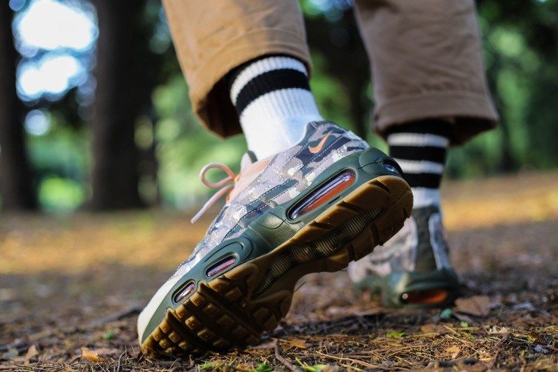 ナイキ エアマックス95 エッセンシャル atmos限定 3枚目