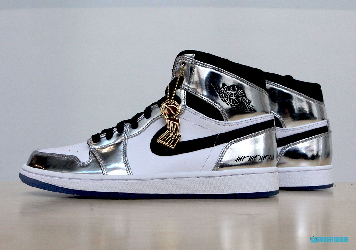 ナイキ エアジョーダン1 レトロ ハイ パス ザ トーチ 9枚目