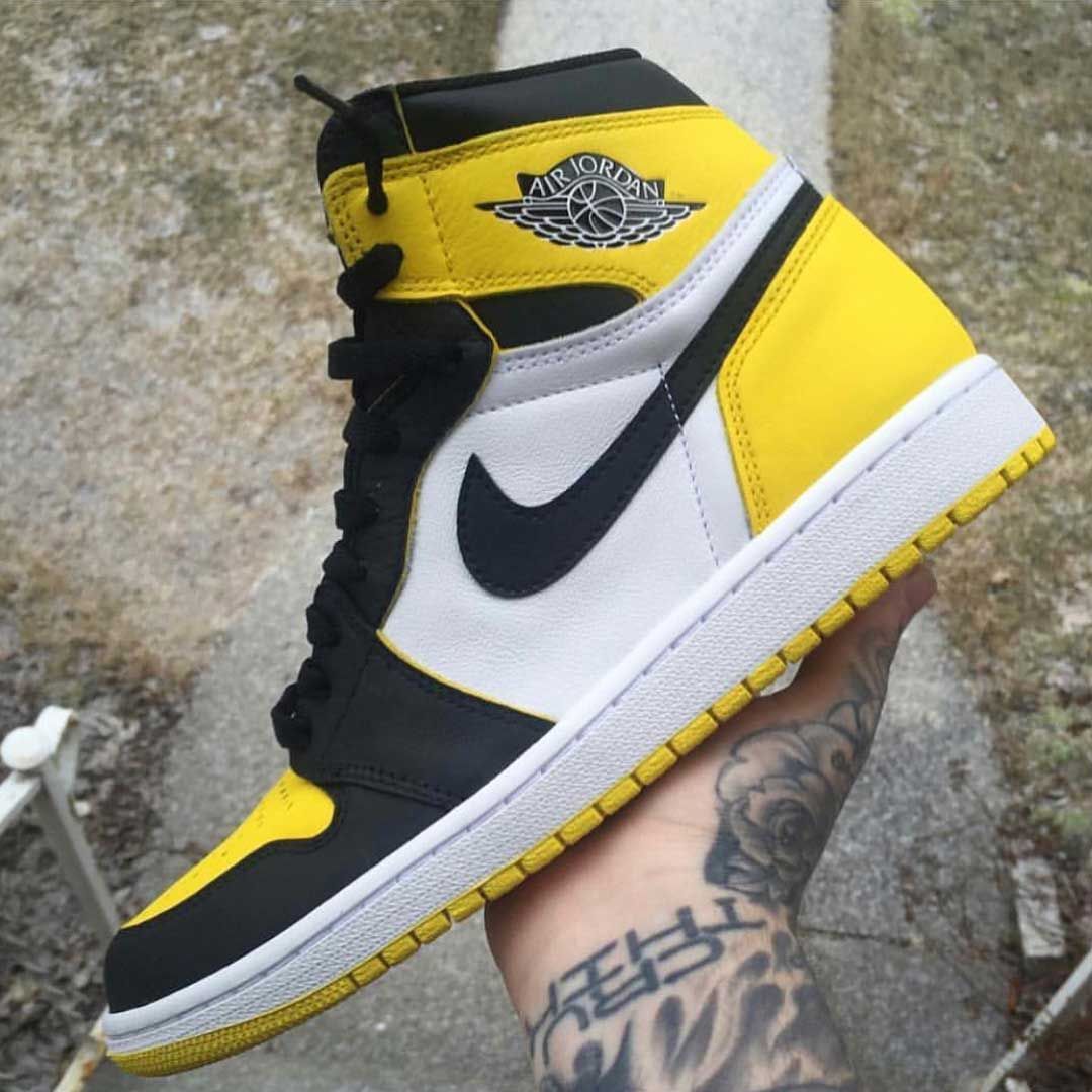ナイキ エアジョーダン1 レトロ ハイ OG ブラックトゥ イエロー オークル 5枚目