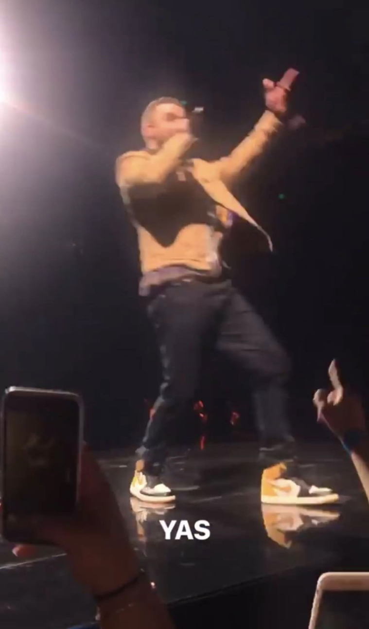 ナイキ エアジョーダン1 レトロ ハイ OG ブラックトゥ イエロー オークル 9枚目