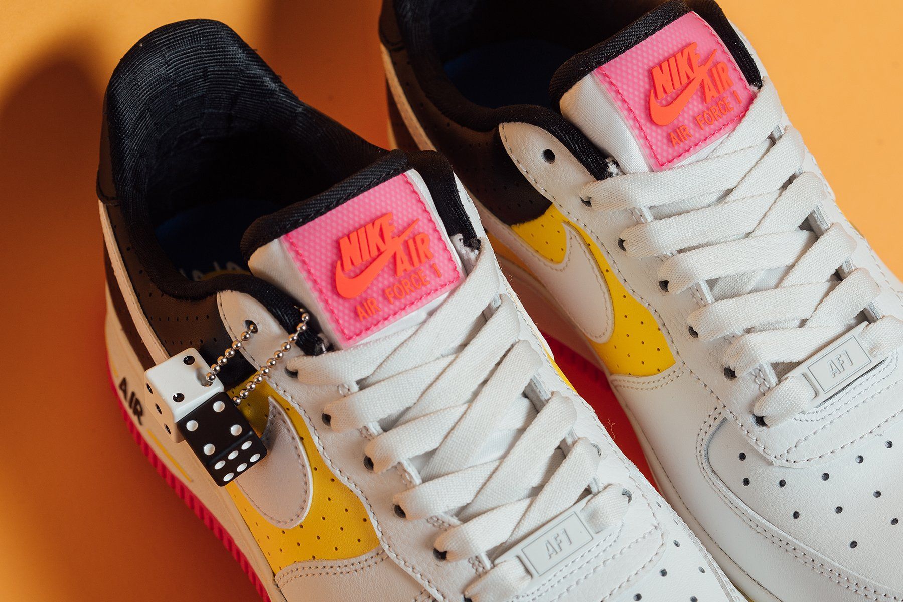 【スニダンで購入可】NIKE AIR FORCE 1 MOTO 2枚目