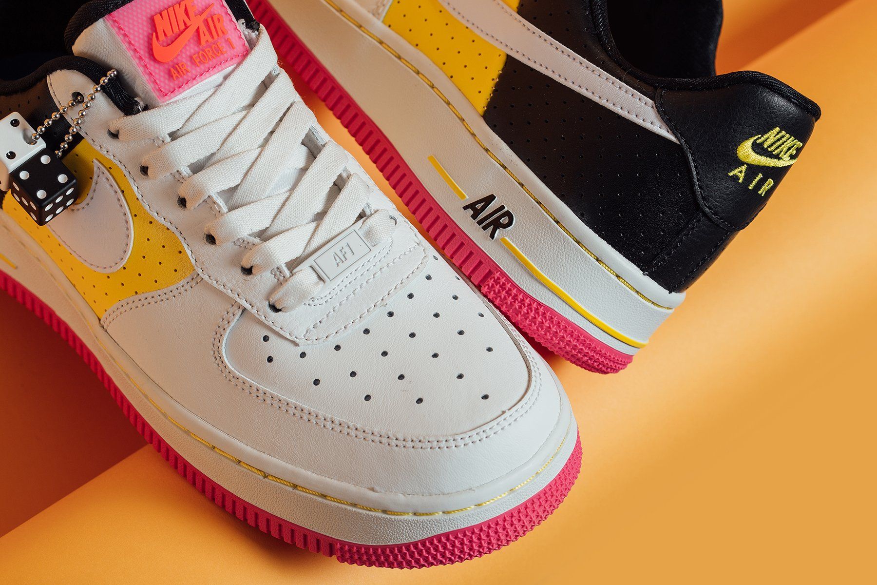 【スニダンで購入可】NIKE AIR FORCE 1 MOTO 3枚目