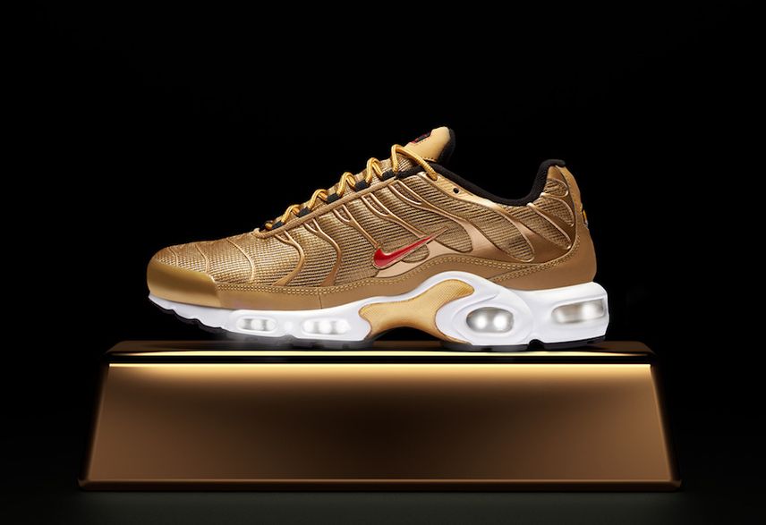 Nike air max plus tn se gold sales