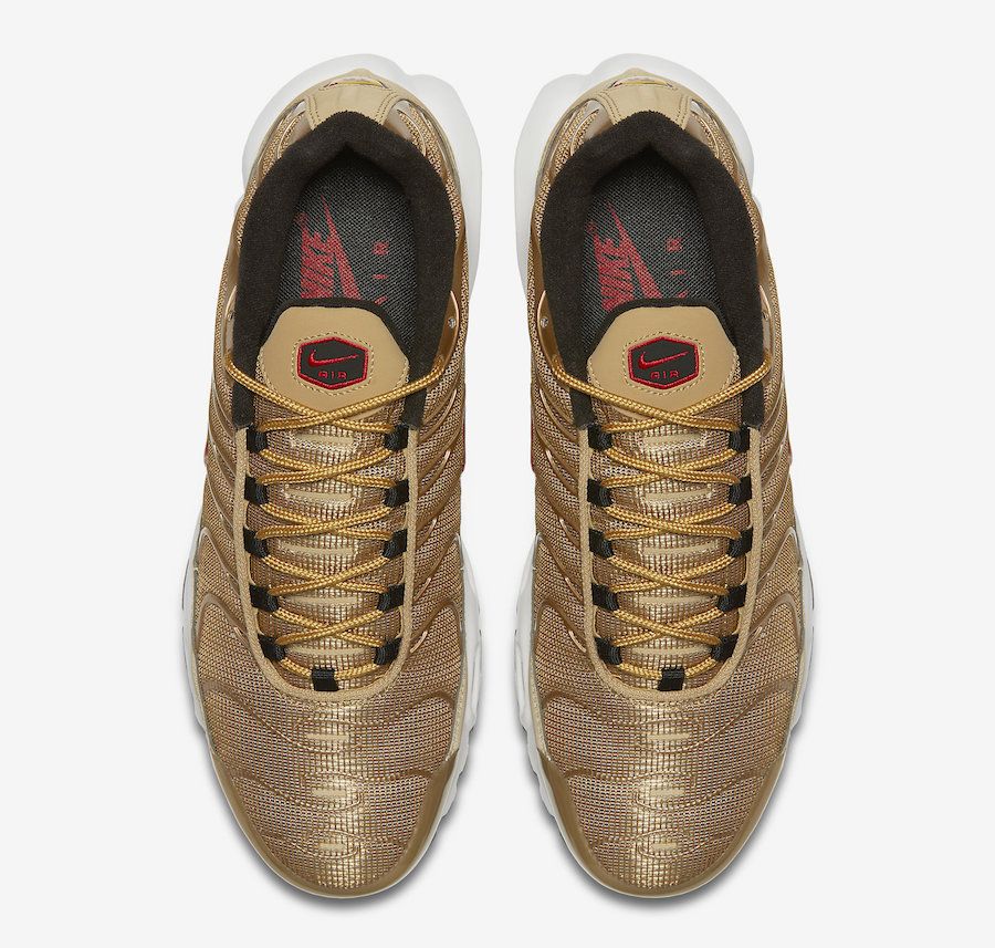 ナイキ エアマックスプラス メタリックゴールド 4枚目