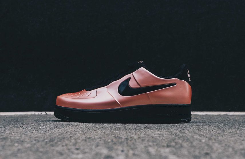 【スニダンで購入可】NIKE AIR FORCE 1 FOAMPOSITE PRO CUPSOLE CORAL STARDUST/BLACK