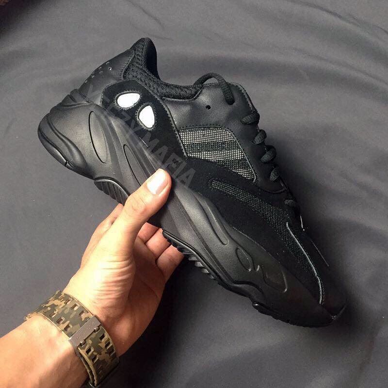 アディダス イージーブースト 700 ホワイトガム/トリプルブラック 6枚目