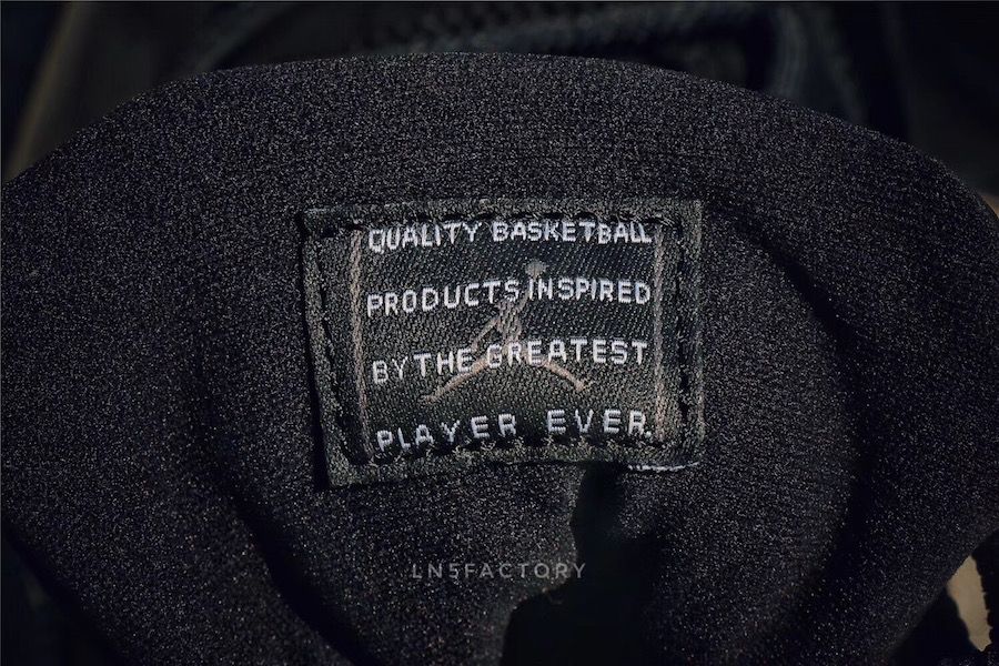 ナイキ エアジョーダン11 レトロ キャップ・アンド・ガウン 13枚目