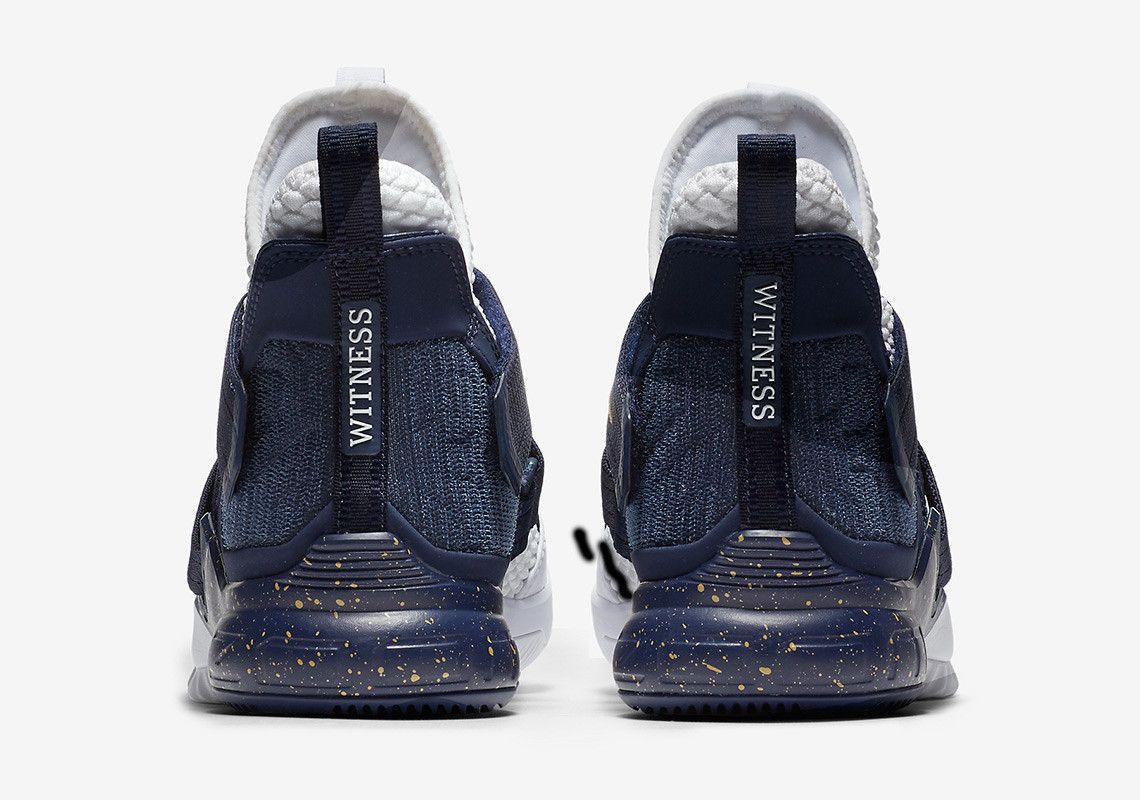 ナイキ レブロンソルジャー12 SFG ホワイト/ミッドナイトネイビー 5枚目