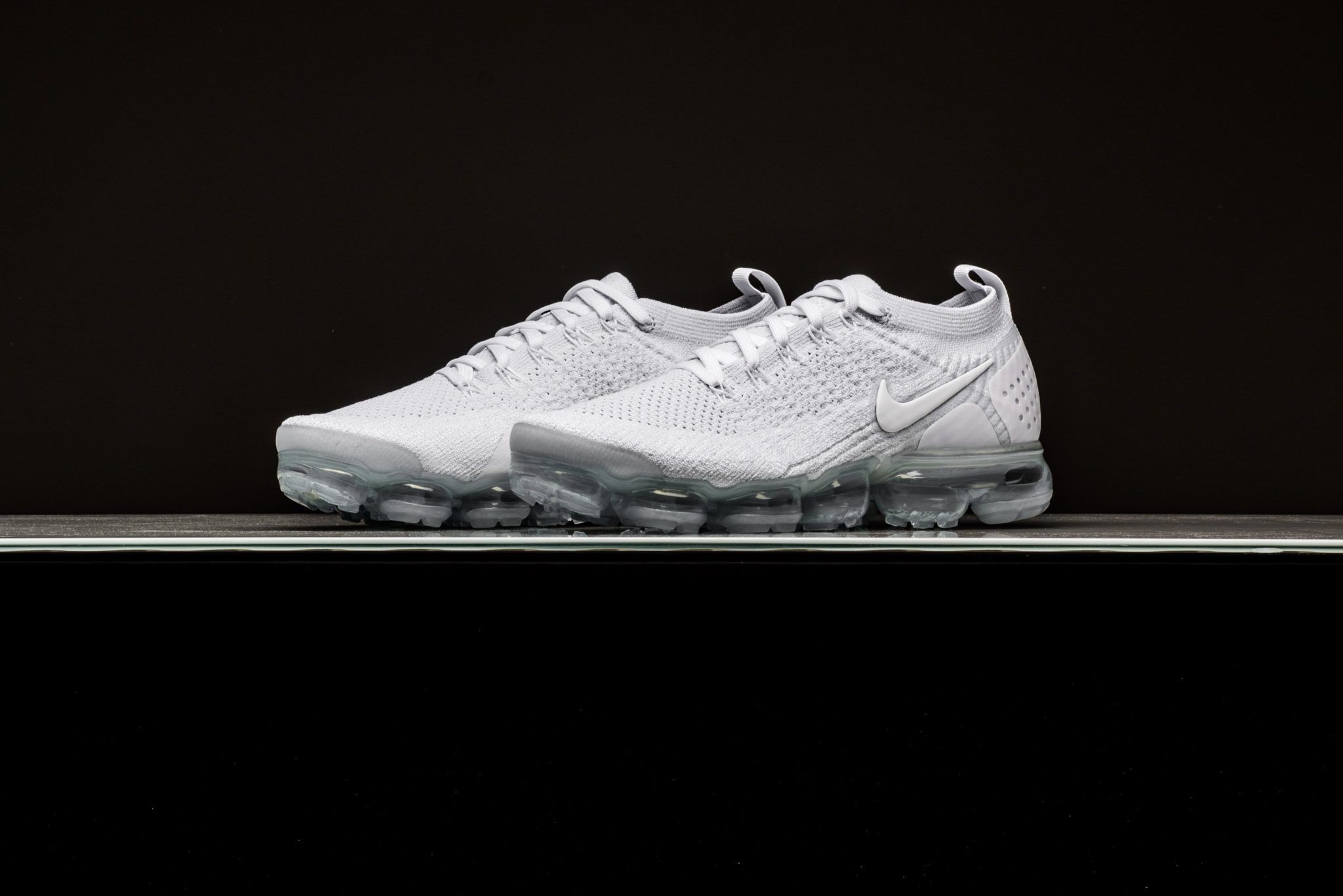 ナイキ エアヴェイパーマックス 2.0 ピュアプラチナム 2枚目
