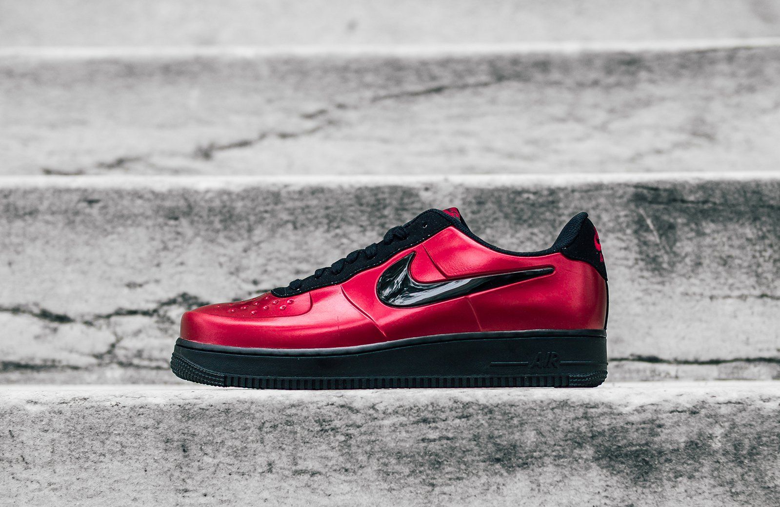 【スニダンで購入可】NIKE AIR FORCE 1 FOAMPOSITE PRO CUP GYM RED/BLACK 2枚目