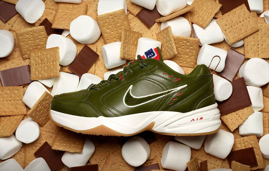 Nike air 2025 monarch shoes