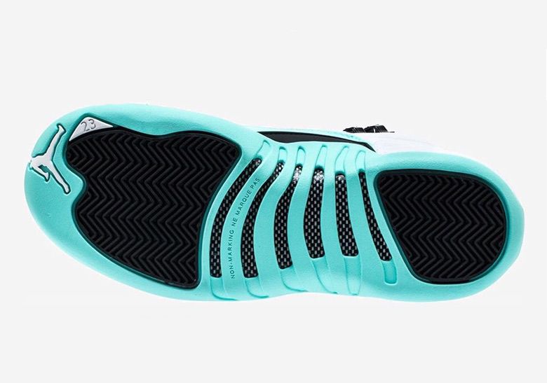 ナイキ エアジョーダン12 ライトアクア 2枚目