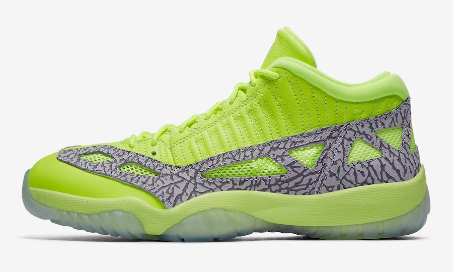 ナイキ エアジョーダン11 レトロ ロー ボルト 2枚目