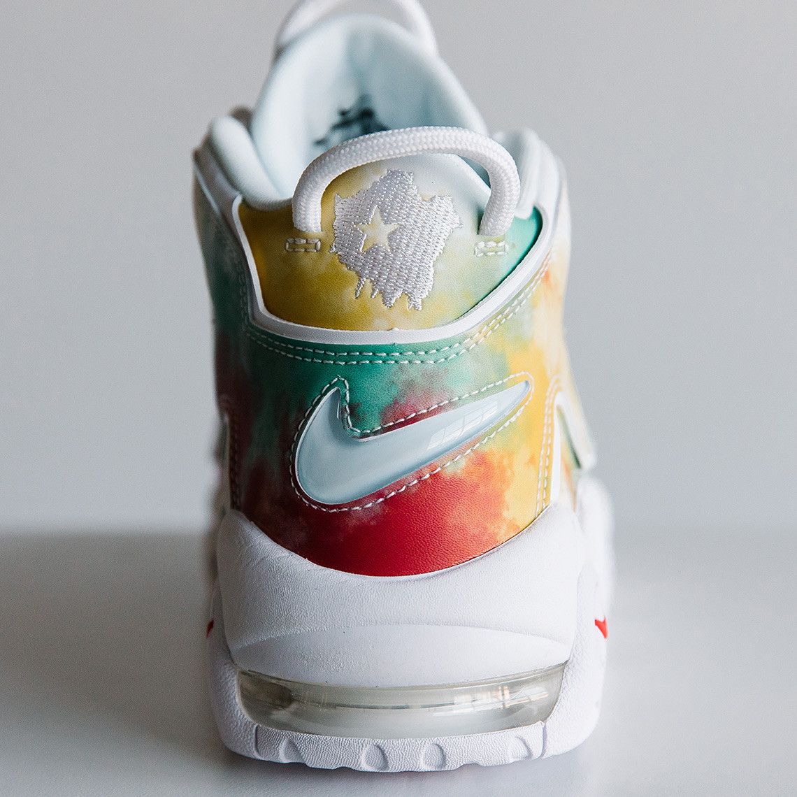 ナイキ エアモアアップテンポ イギリス 7枚目