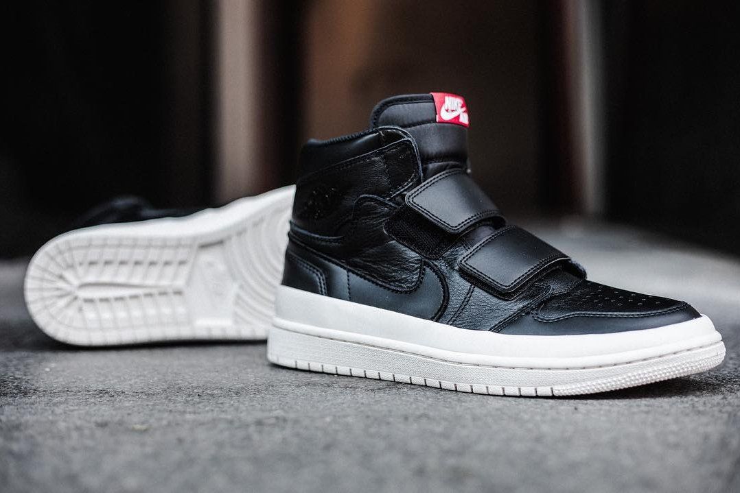 エア ジョーダン1 レトロ ハイ ダブル ストラップ ブラック/セイル  2枚目