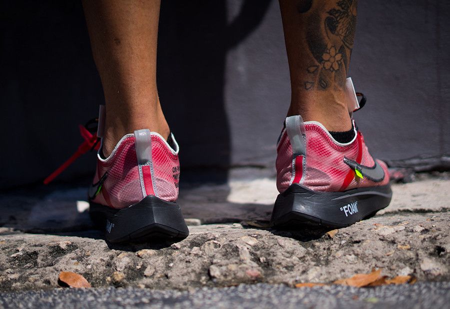 オフホワイト×ナイキ ズームフライ SP レッド 3枚目