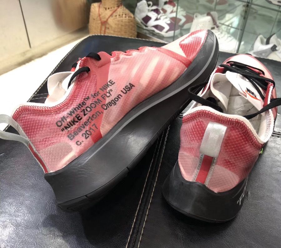 オフホワイト×ナイキ ズームフライ SP レッド 11枚目