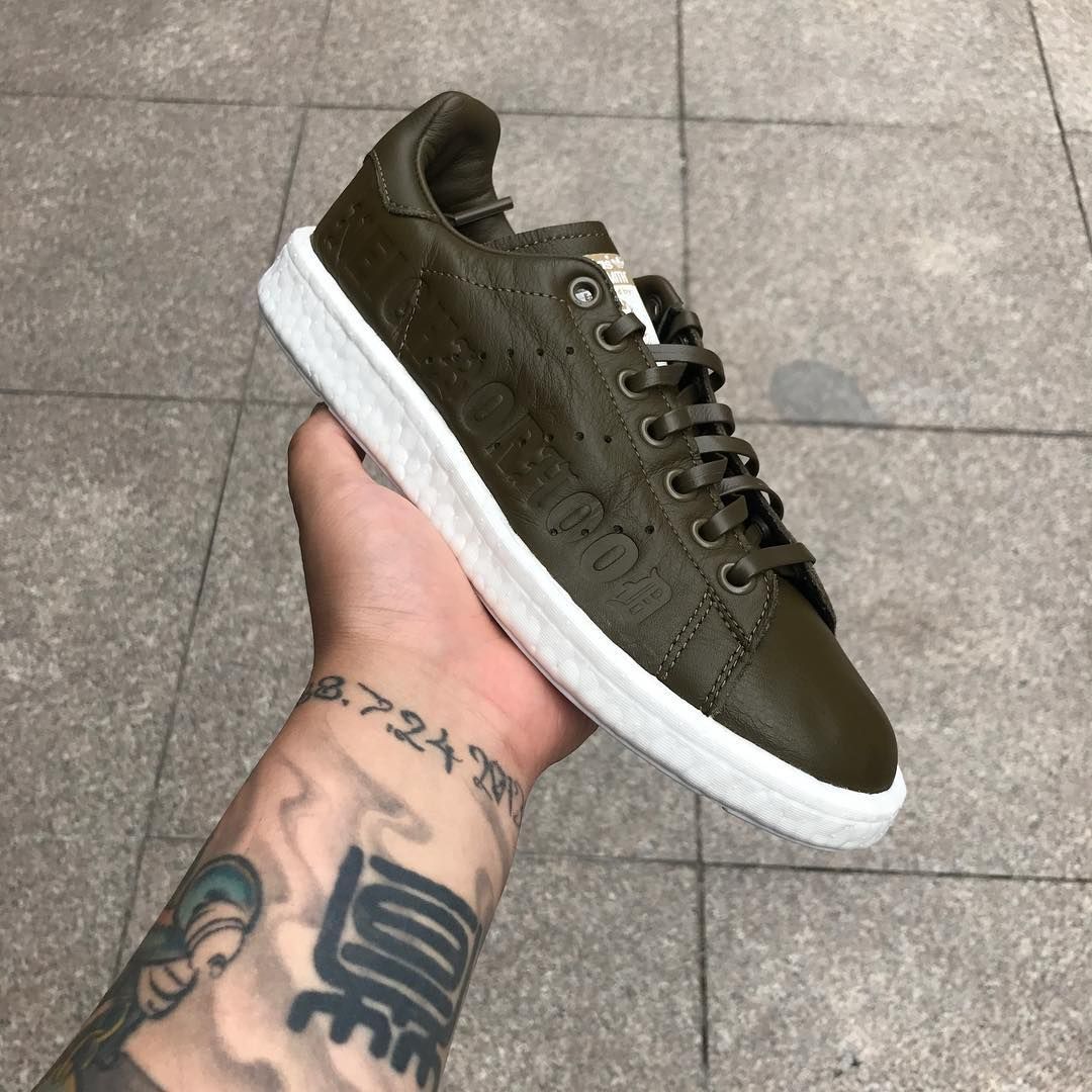 ネイバーフッド×アディダス スタンスミス ブースト 9枚目