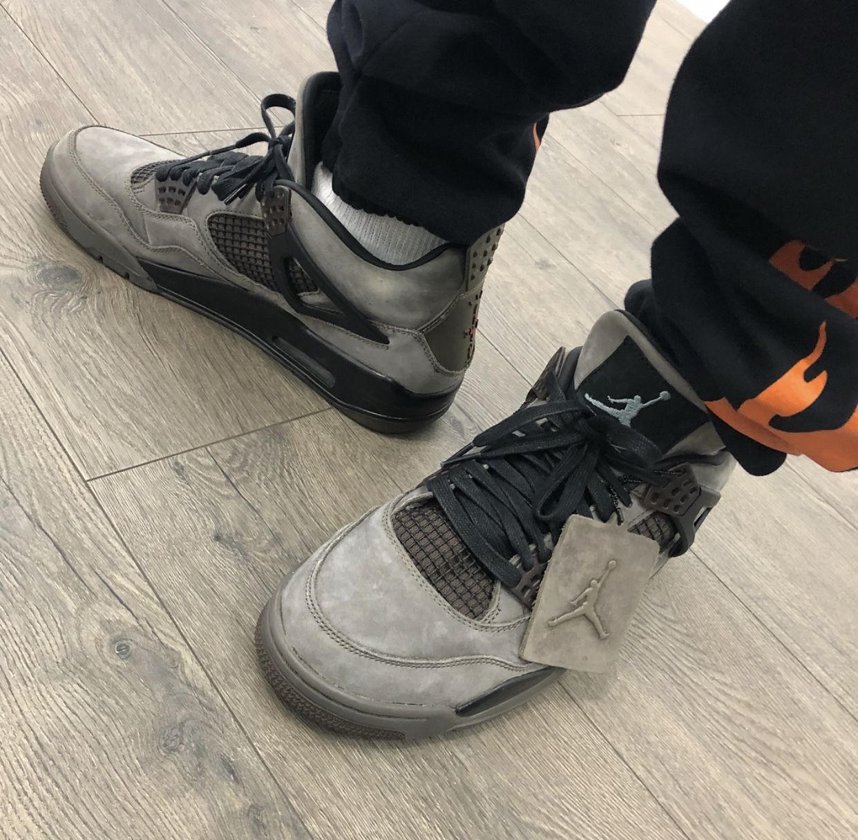 【リーク】TRAVIS SCOTT × NIKE AIR JORDAN 4 "OLIVE" 抽選/定価/販売店舗まとめ 10枚目