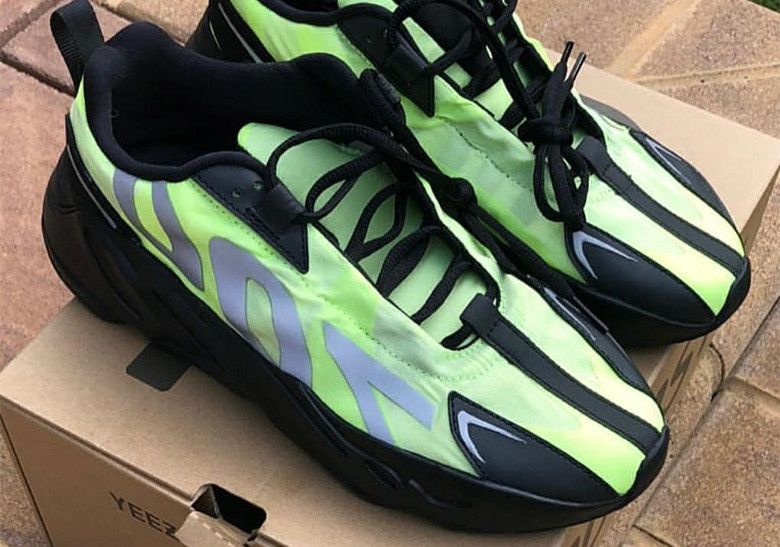 【スニダンで購入可】ADIDAS YEEZY BOOST 700 MNVN "BLACK" 抽選/定価/販売店舗まとめ 22枚目