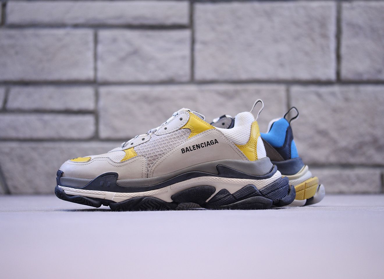 バレンシアガ トリプルS スプリット 2枚目