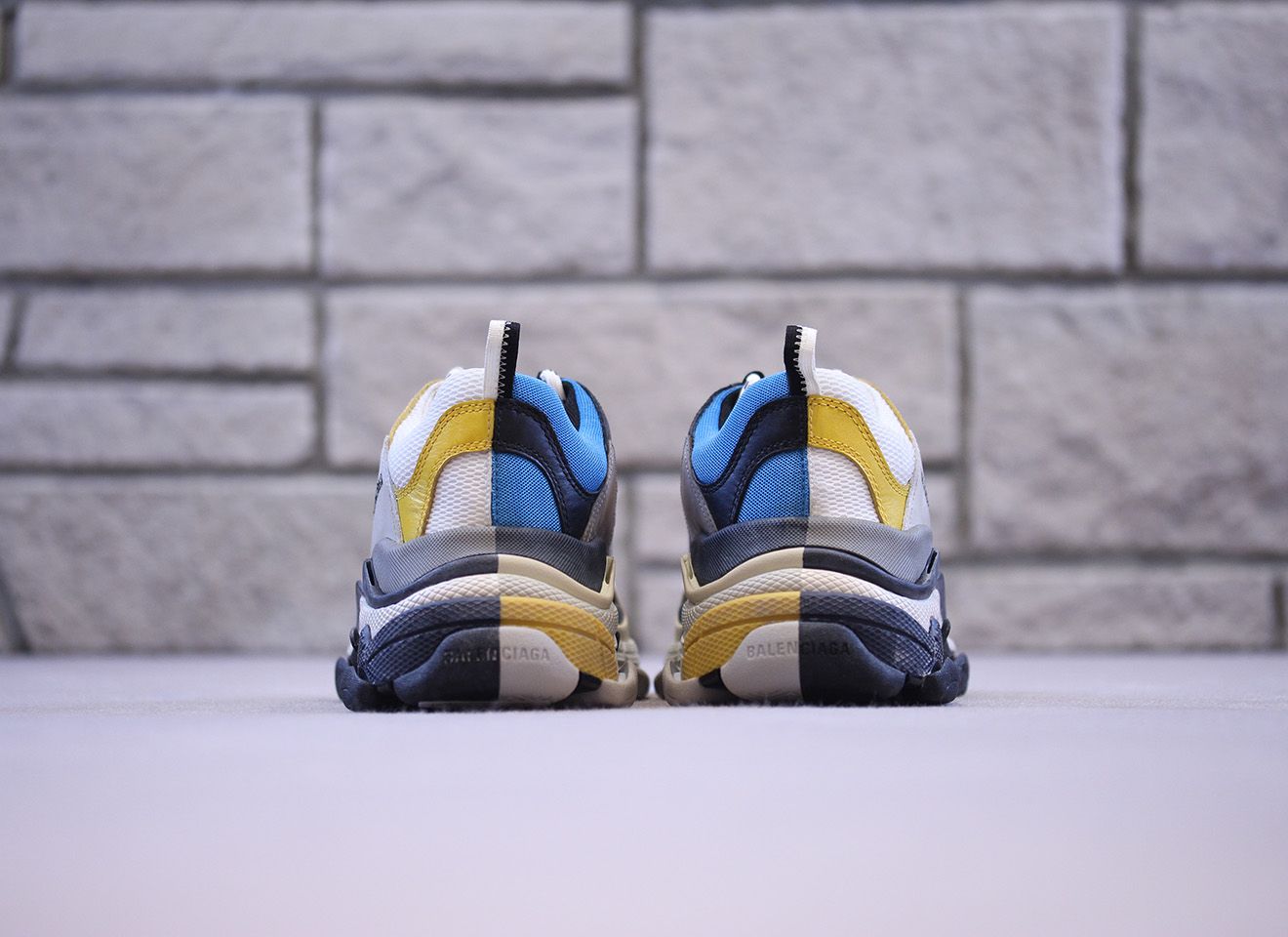 バレンシアガ トリプルS スプリット 4枚目