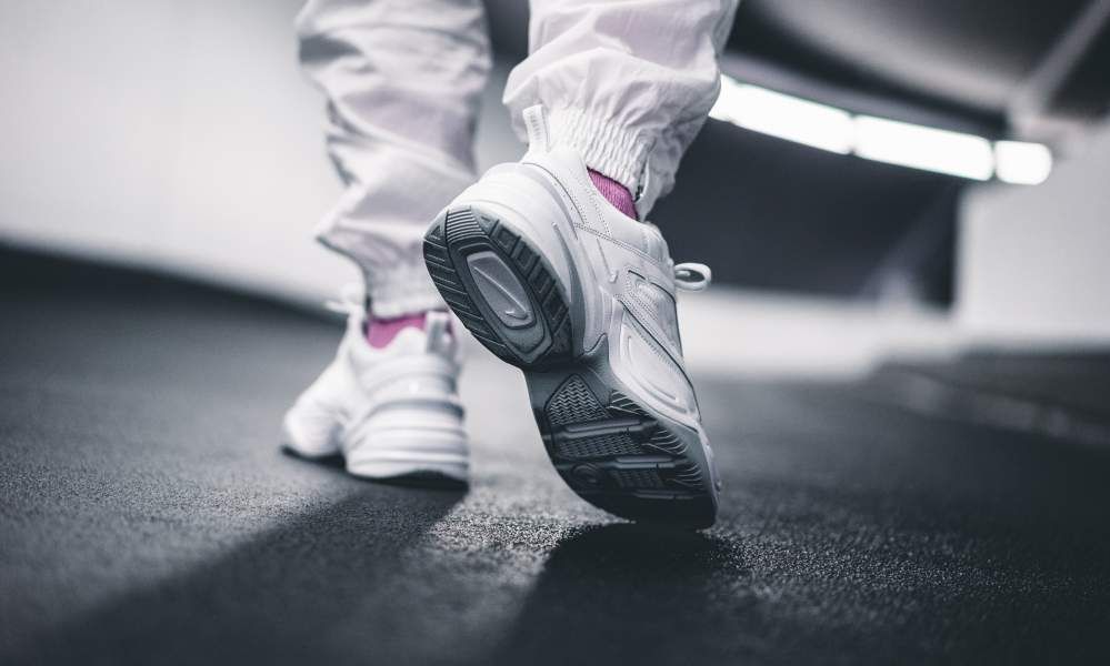 ナイキ M2K テクノ ホワイト/ホワイト-ピュア プラチナ  2枚目