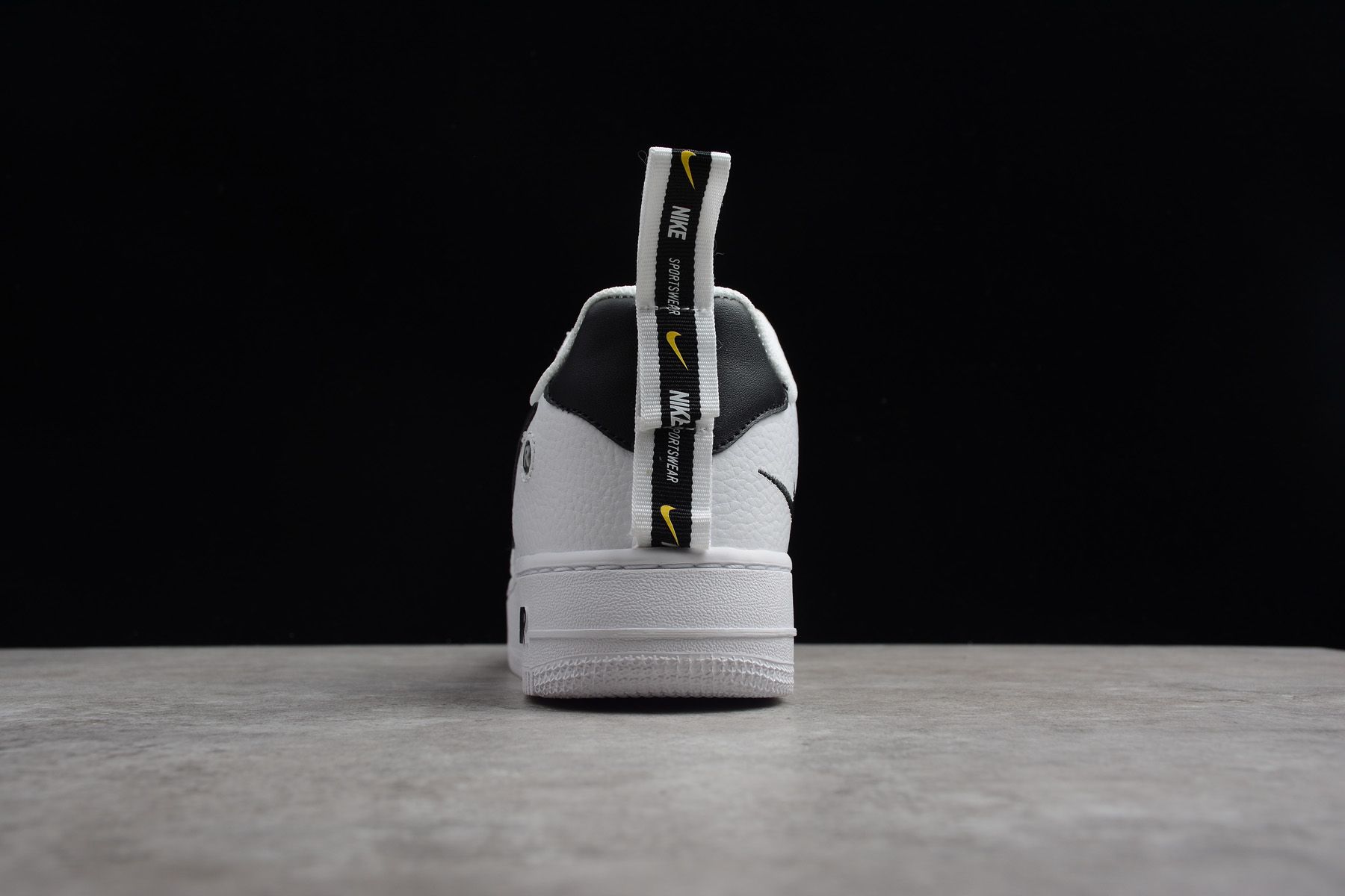 【スニダンで購入可】NIKE AIR FORCE 1 07 LV8 UTILITY 2COLORS 9枚目