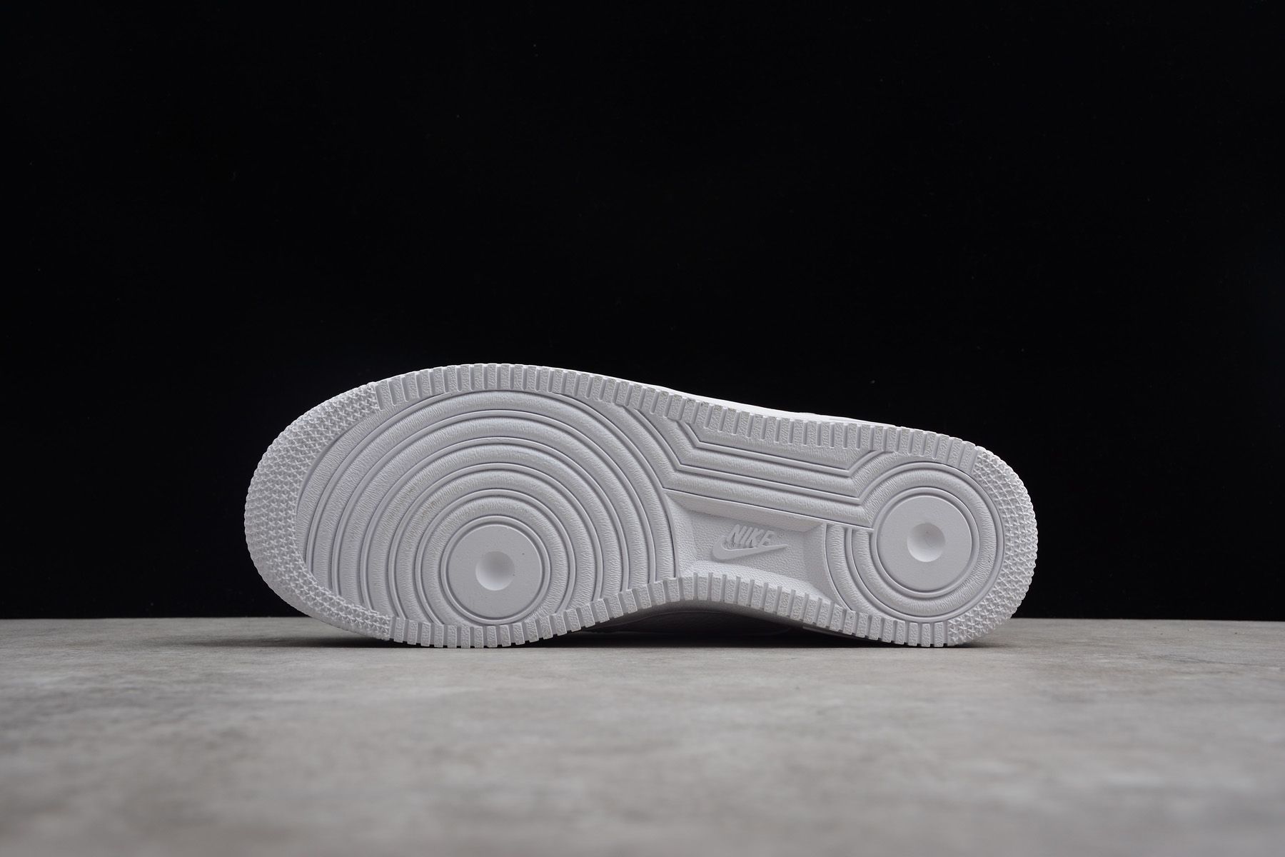 【スニダンで購入可】NIKE AIR FORCE 1 07 LV8 UTILITY 2COLORS 10枚目