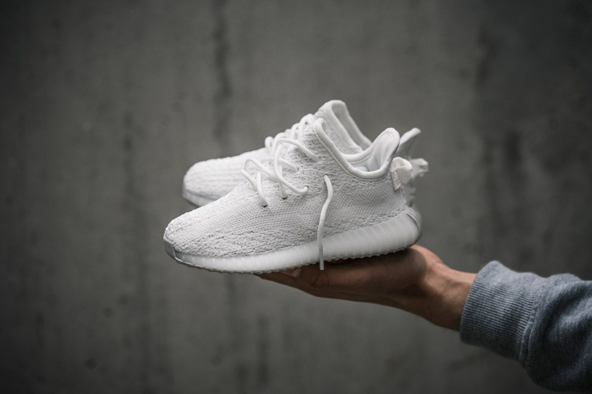 アディダス オリジナルス イージーブースト 350 V2 トリプルホワイト 4枚目