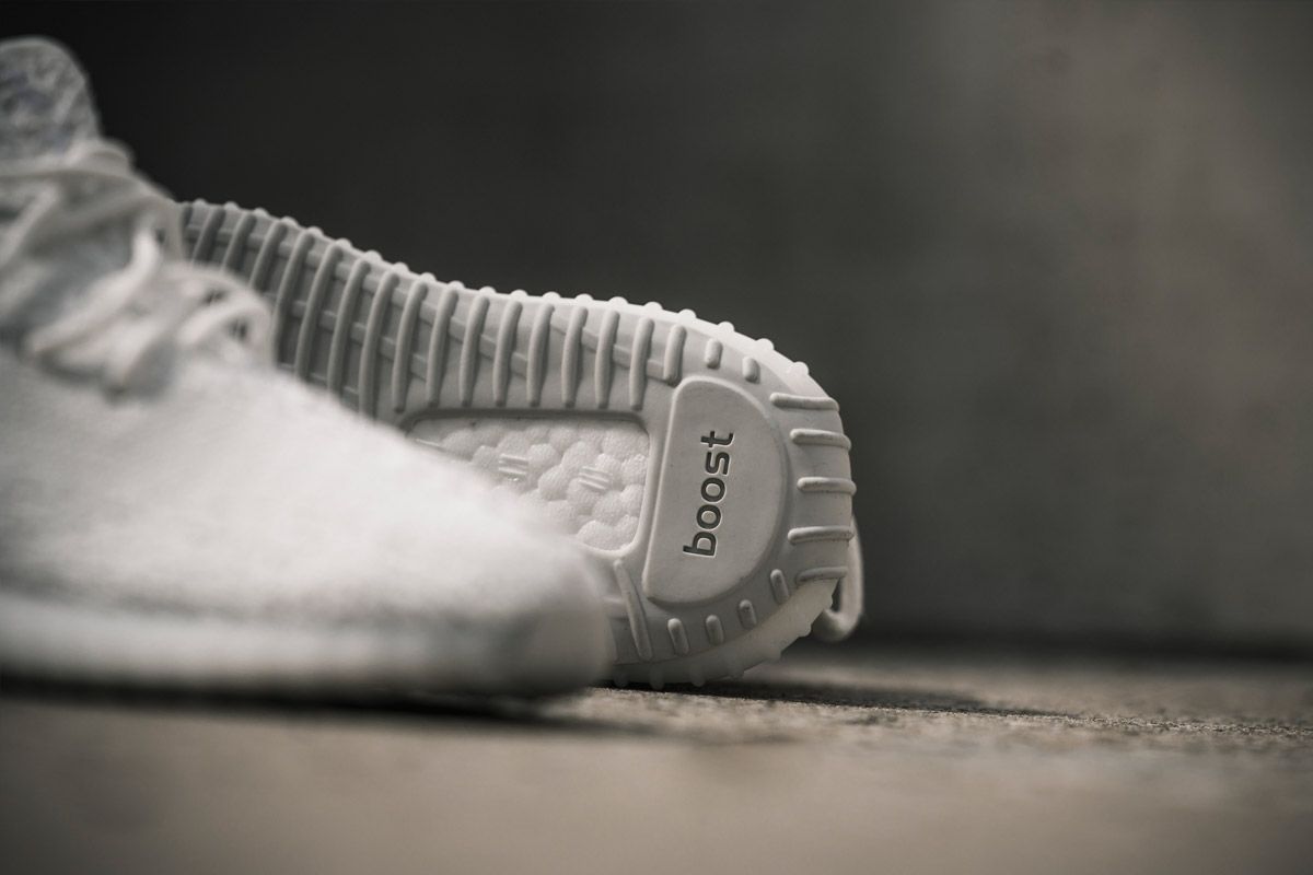 アディダス オリジナルス イージーブースト 350 V2 トリプルホワイト 12枚目