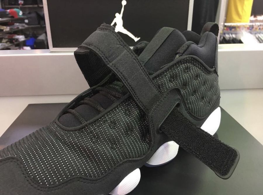 ナイキ エアジョーダン ブラックキャット スペース ジャム 2枚目