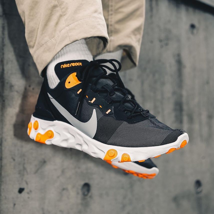 ナイキ リアクトエレメント55 ブラック/ウルフグレー トータル オレンジ ホワイト