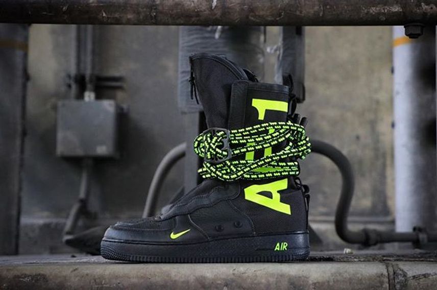 【リーク】NIKE SF AIR FORCE HIGH BLACK / VOLT