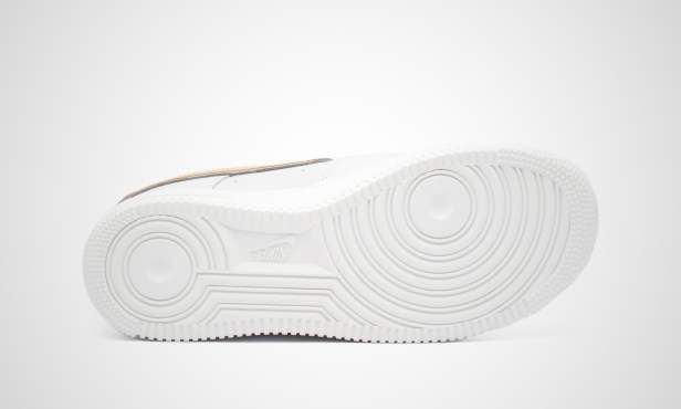 【スニダンで購入可】NIKE WMNS AIR FORCE 1 '07 "METALLIC SWOOSH PACK" 11枚目