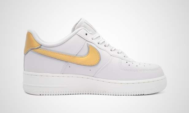 【スニダンで購入可】NIKE WMNS AIR FORCE 1 '07 "METALLIC SWOOSH PACK" 9枚目